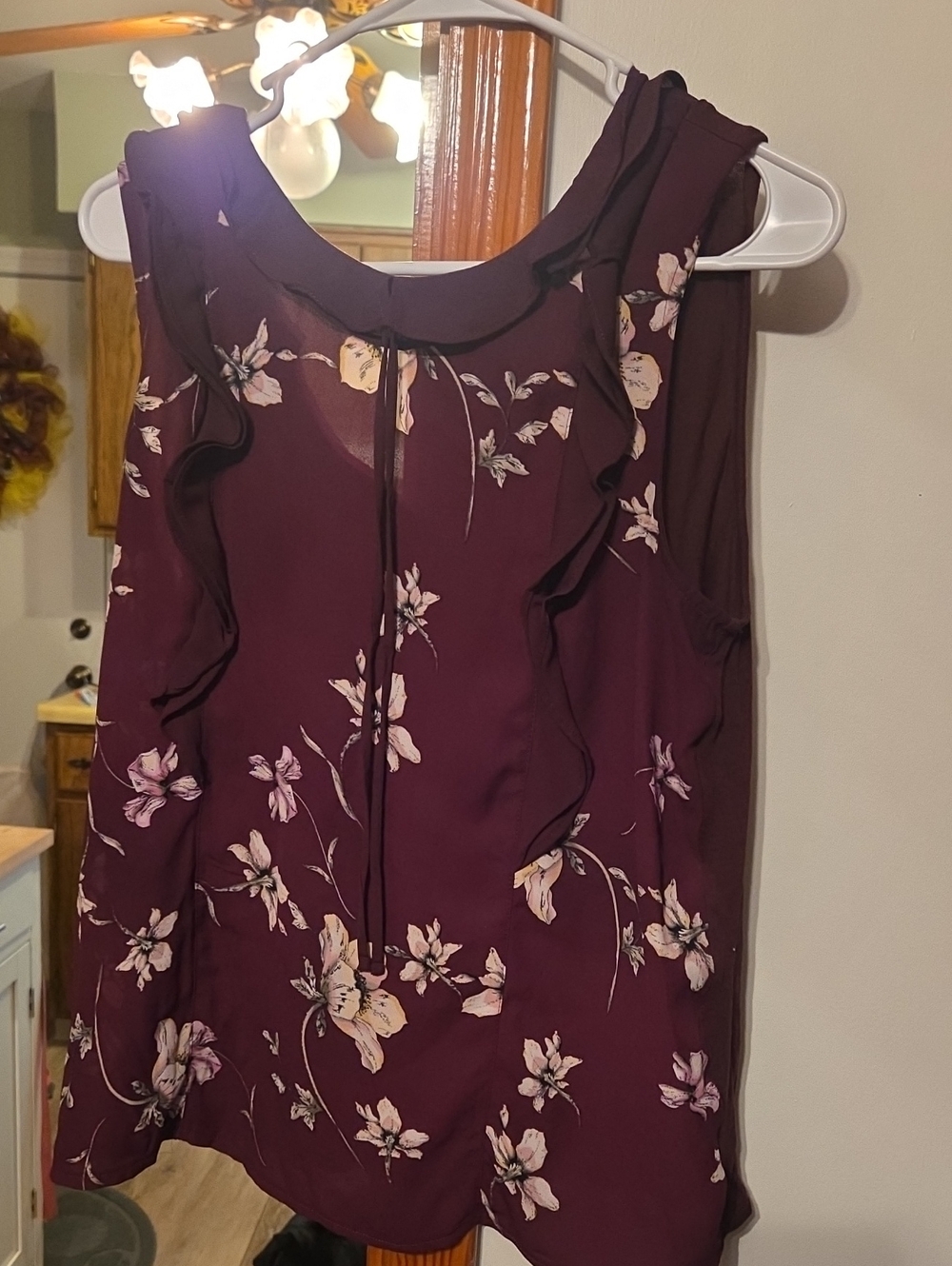 Women's Lauren Conrad Size Medium Floral Ruffle Shell Top - Plum